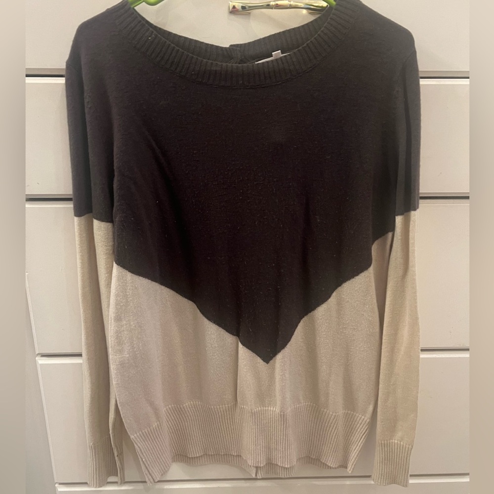 Stitch Fix size M brown and tan sweater with button down back